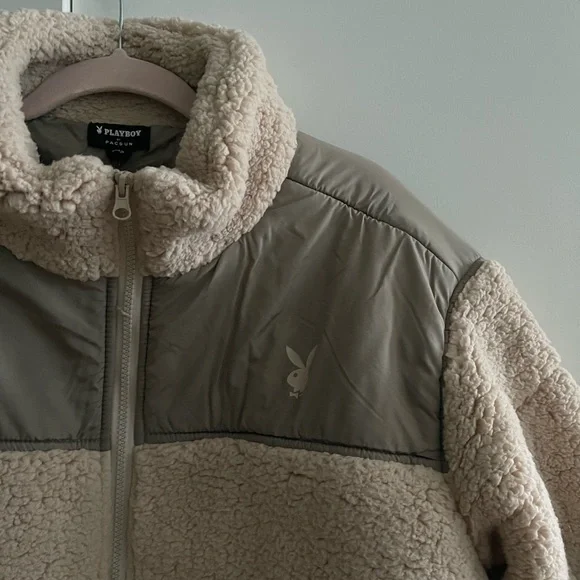 SOLD BNWT Pacsun x playboy teddy puffer jacket - Picture 6 of 7